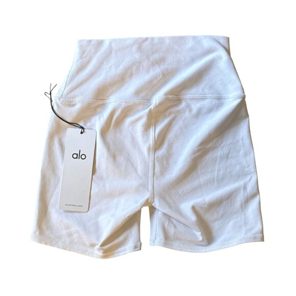 ALO Yoga 5" High-Waist Biker Short in White - Picture 4 of 6